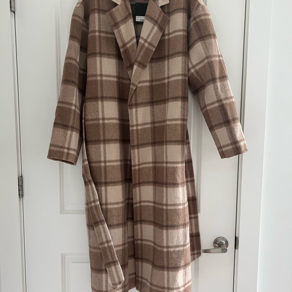 ATM Anthony Thomas Melillo Tan and Cream Cape with Shawl Collar